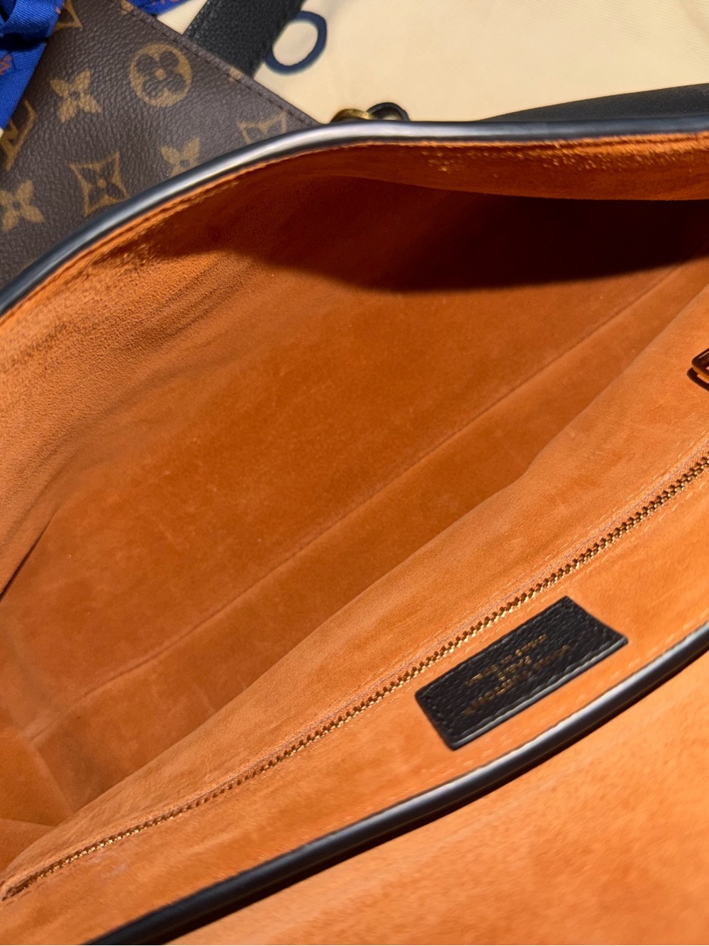 Louis Vuitton Low Key Messenger flap Bag gorgeous! - Picture 12 of 16